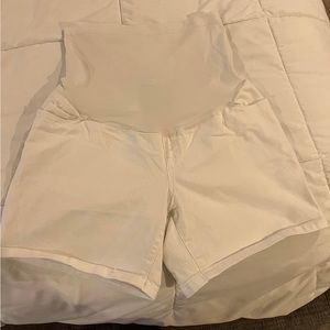 Liz Lange size small maternity shorts